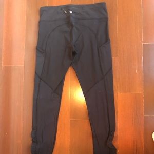 Lulu Lemon Black Ankle Length Size 8 Leggings